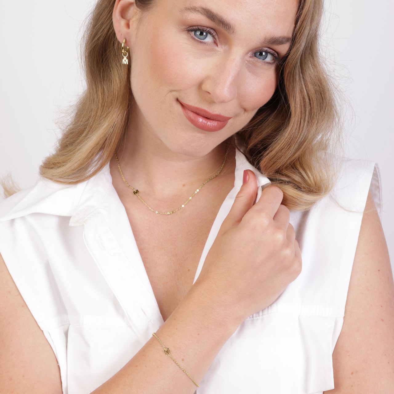 Zilveren goldplated fantasiearmband met geboortesteen en letter voor dames