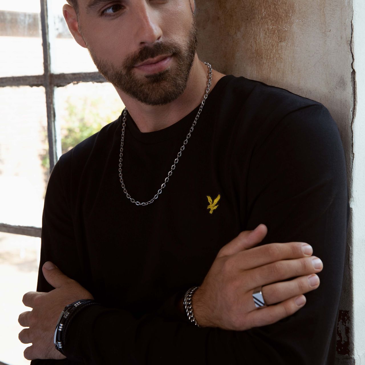 Zwart leren armband met gerecycled stainless steel plaat