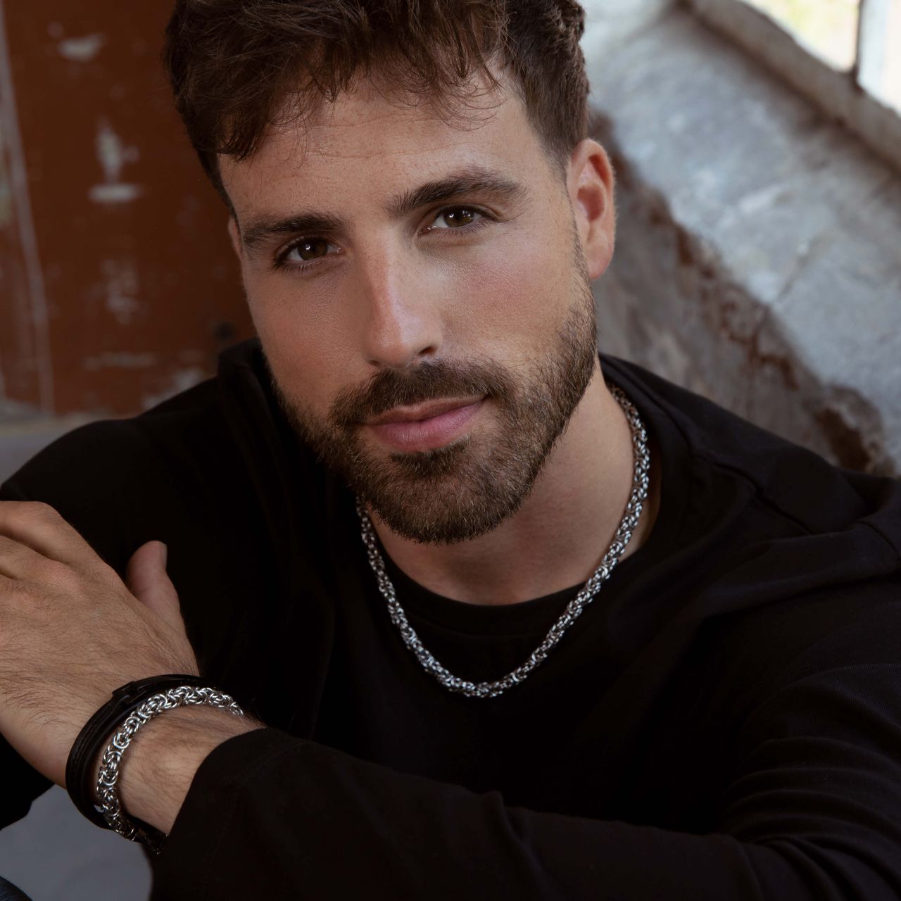 Zwart leren armband met gerecycled stainless steel plaat blackplated