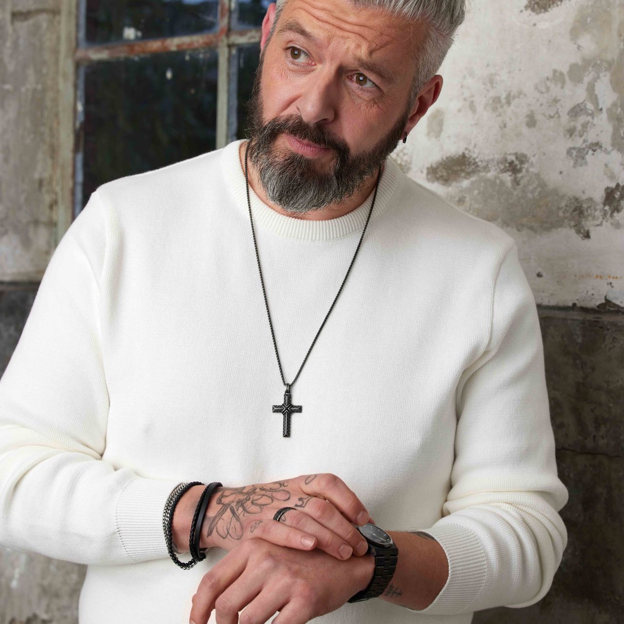 Gerecycled stainless steeloorringen zwart mat voor heren