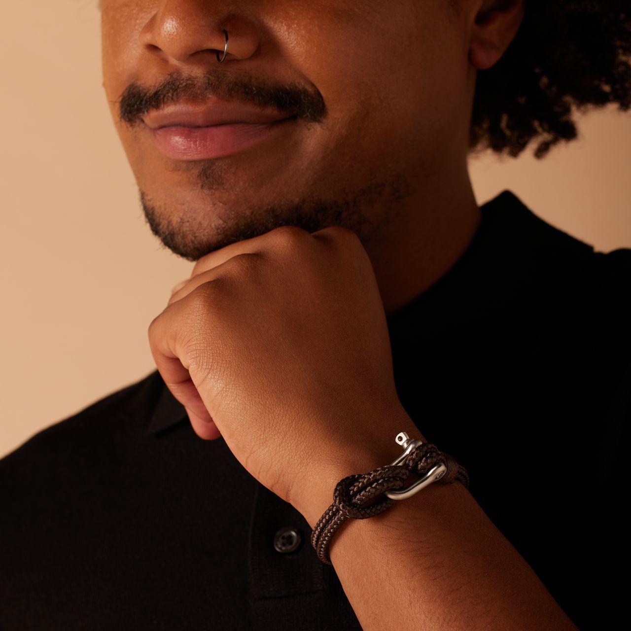 Stalen herenarmband harpsluiting donkerbruin