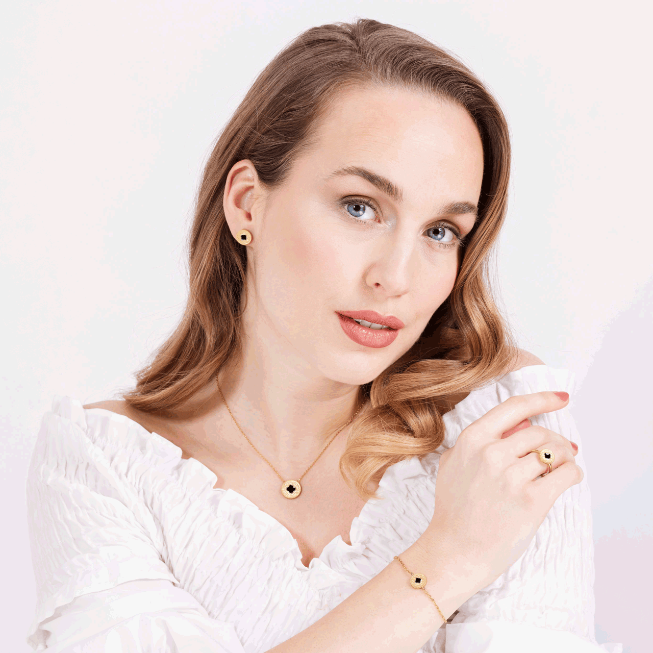 Gerecycled stalen goldplated ring met zwarte emaille