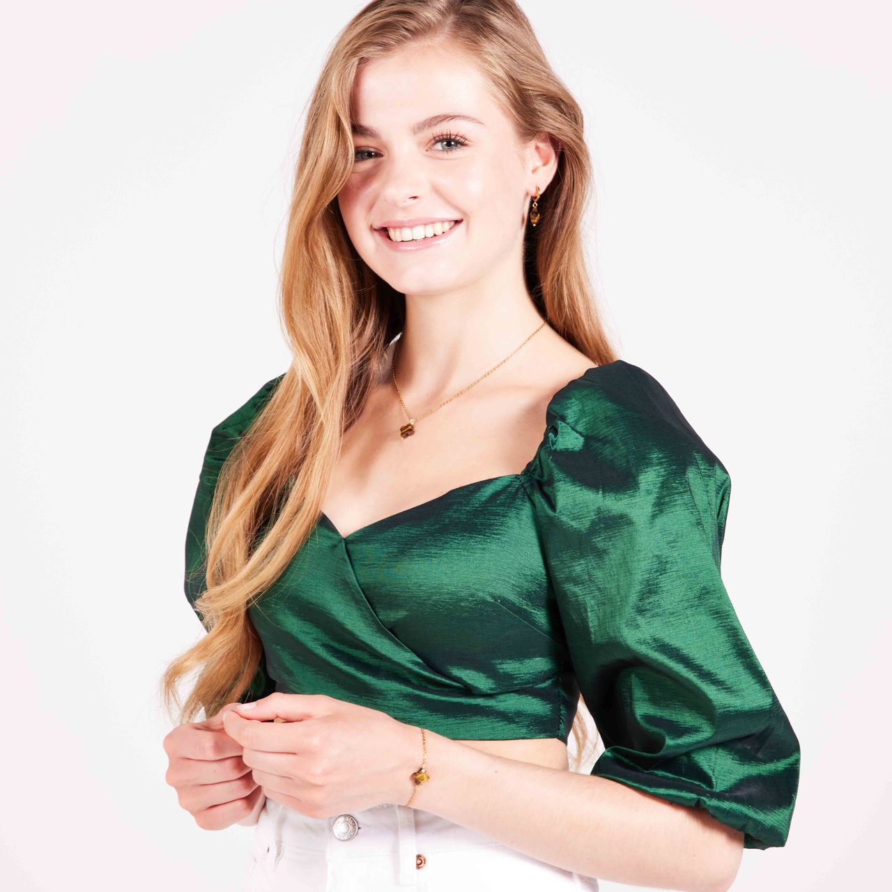 Stalen goldplated oorringen met hanger bloem met tijgeroog voor dames