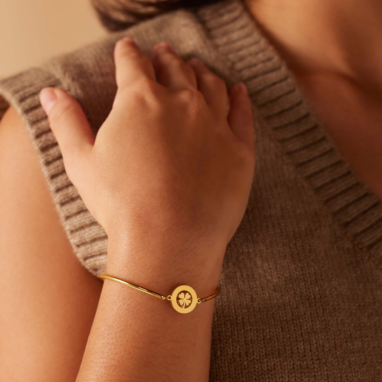 Stalen goldplated fantasiearmband met klaver voor dames