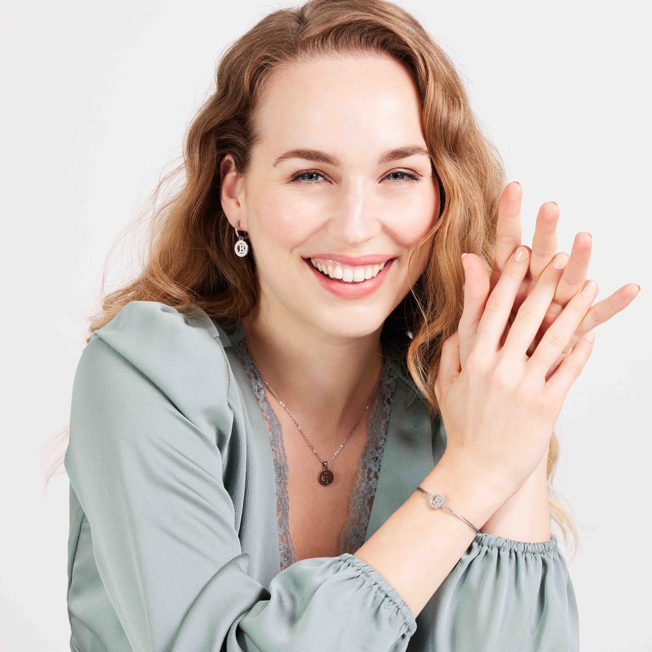 Stainless steel armband met letter - B