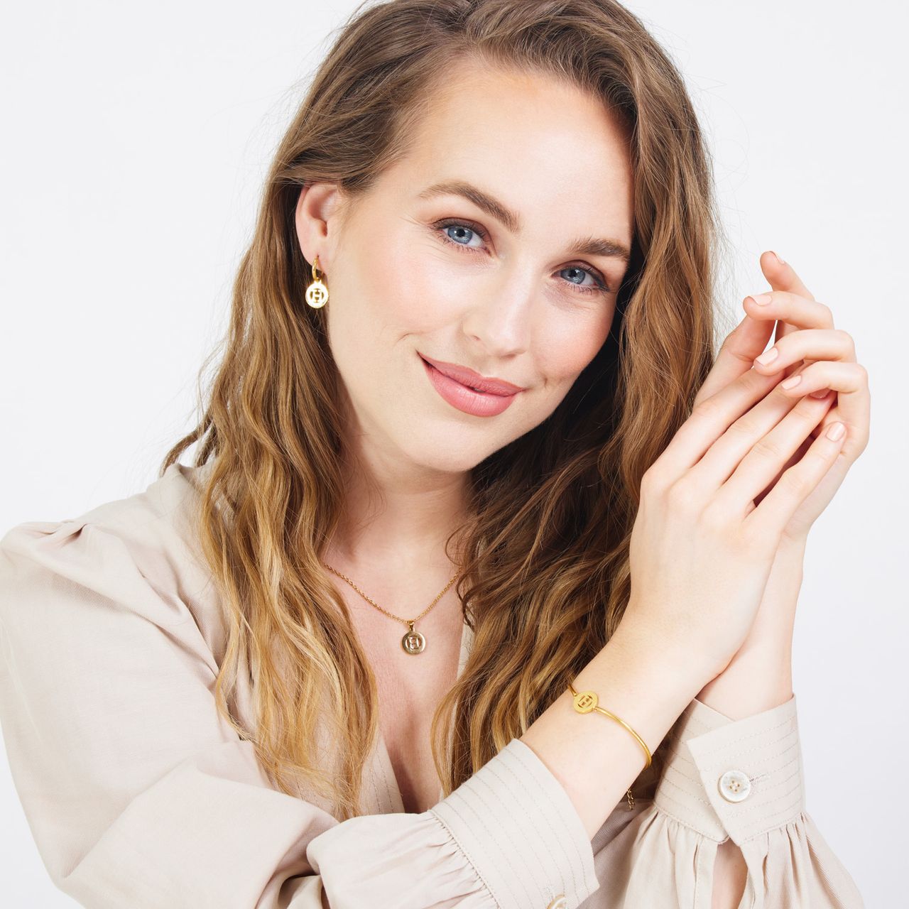 Stainless steel goldplated fantasiearmband met letterhanger H voor dames