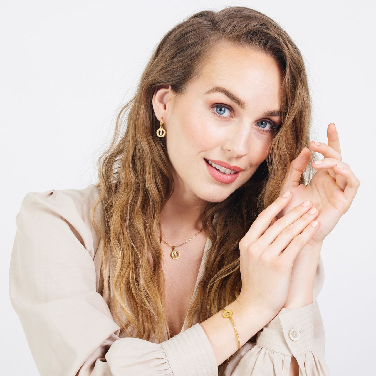 Stainless steel goldplated fantasiearmband met letterhanger I voor dames