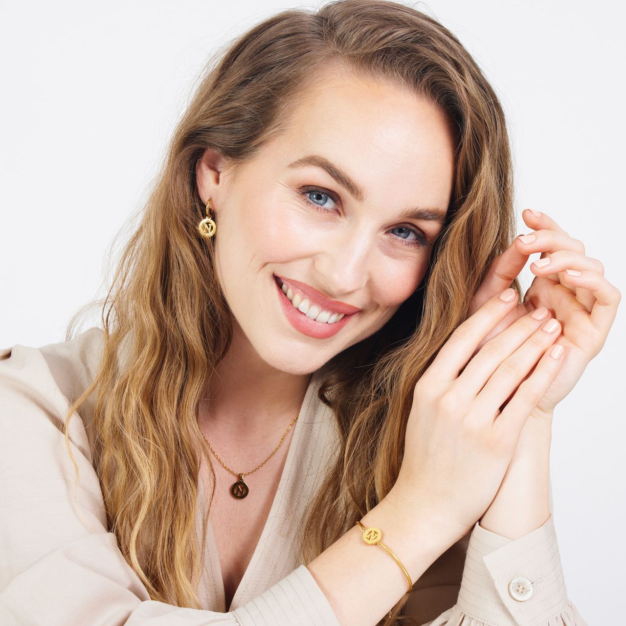 Stainless steel goldplated fantasiearmband met letterhanger N voor dames