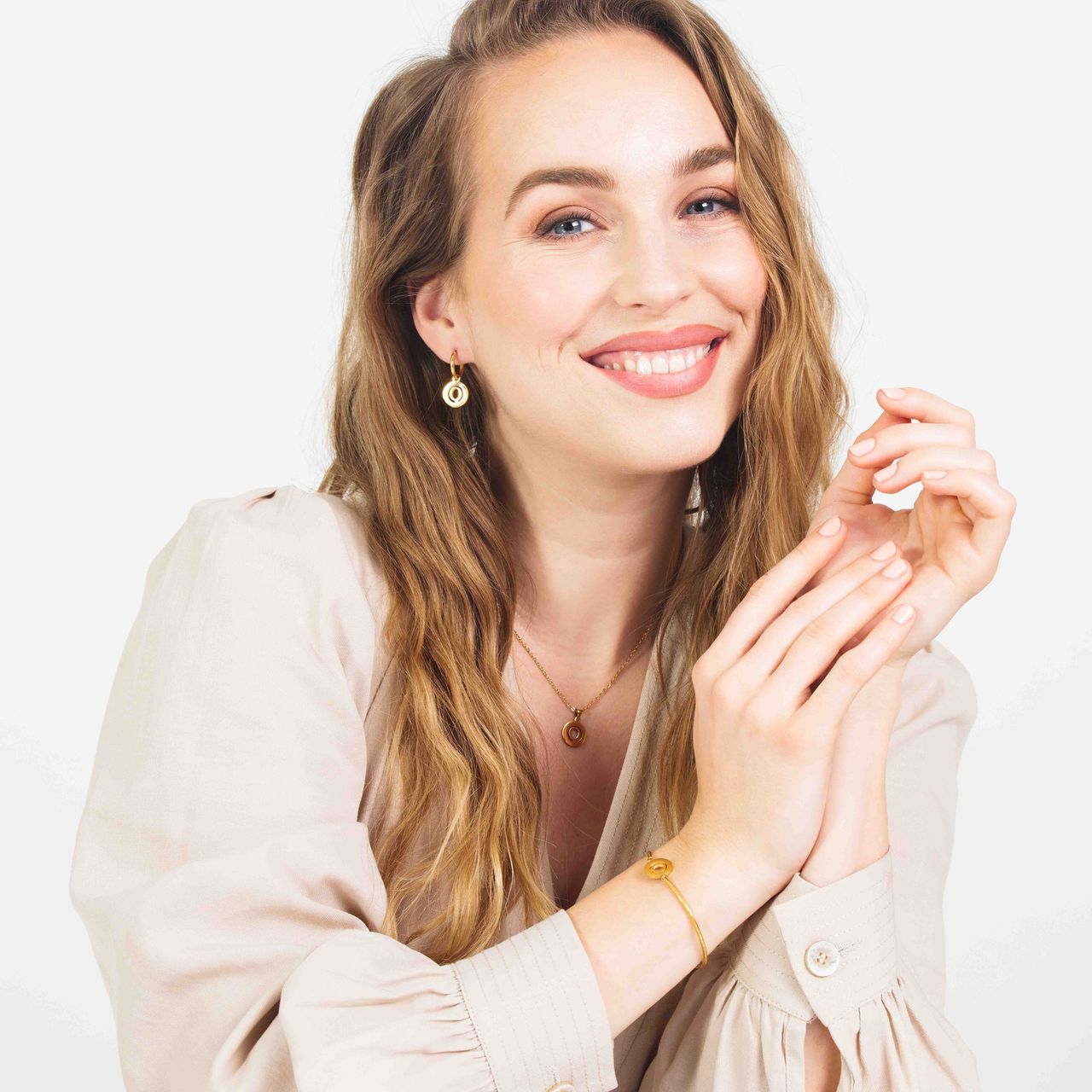 Stainless steel goldplated armband met letter - Q