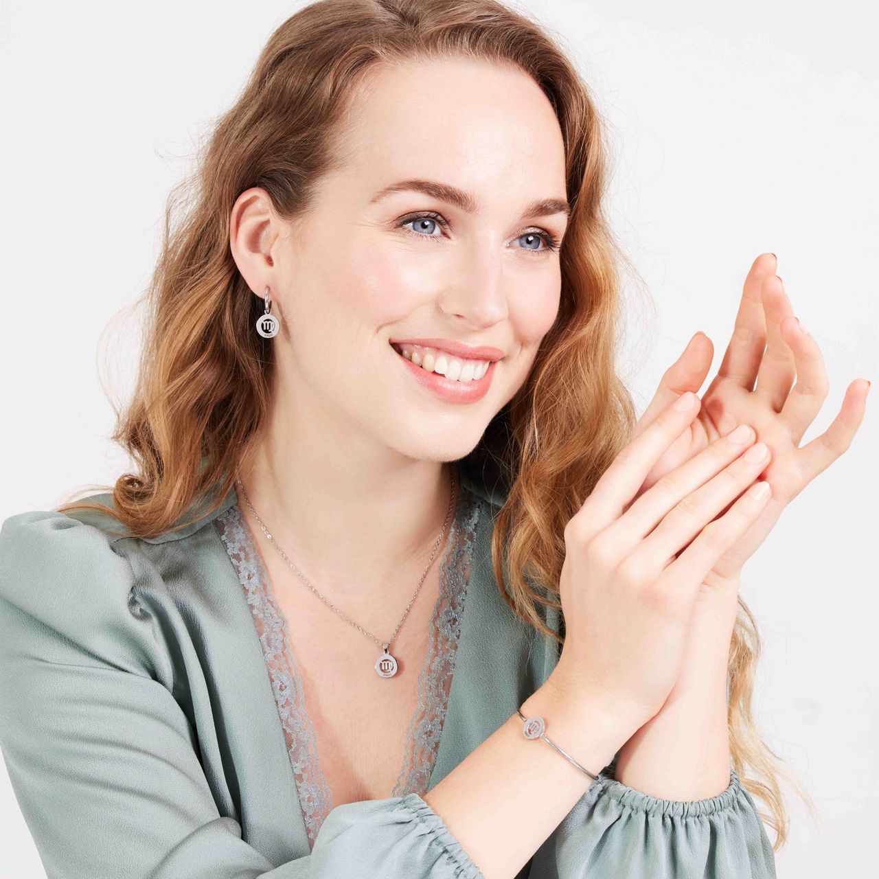 Stalen ketting met sterrenbeeld maagd
