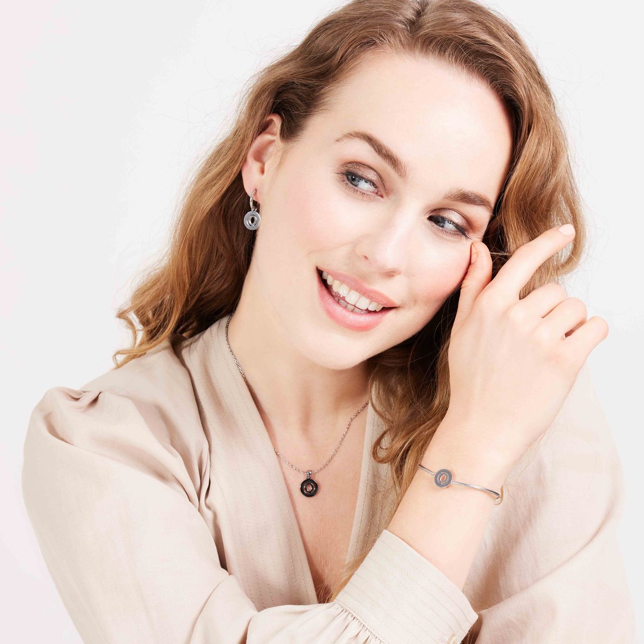 Stainless steel oorbellen met letter - Q