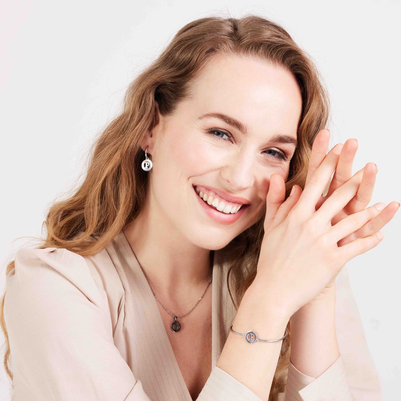 Edelstahlohrringe mit Buchstabe - P