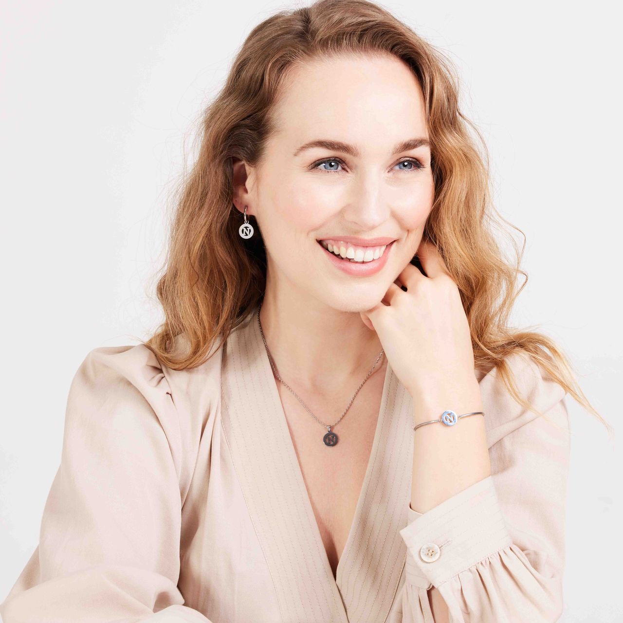 Stainless steel oorbellen met letter - N