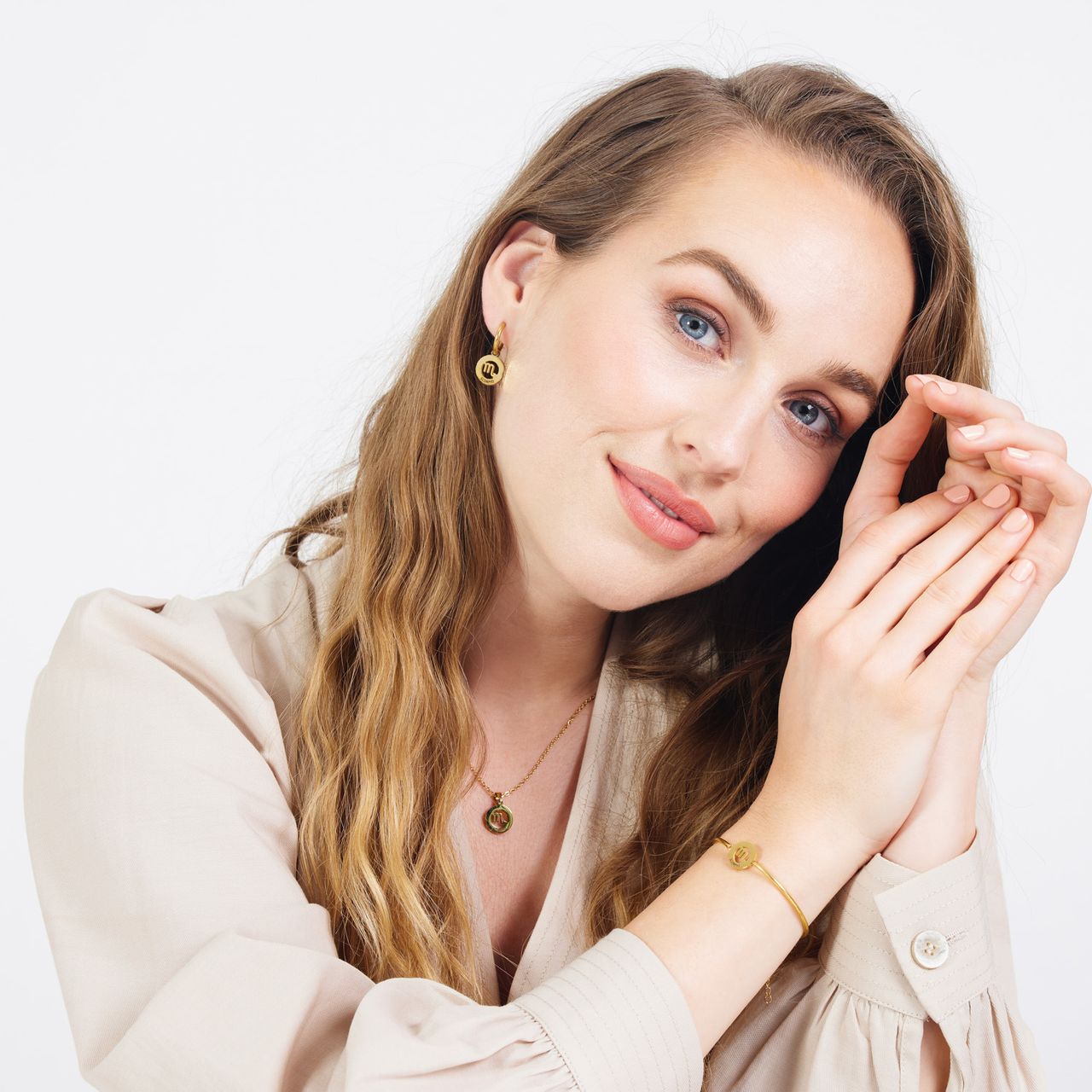 Stalen goldplated oorbellen met sterrenbeeld schorpioen