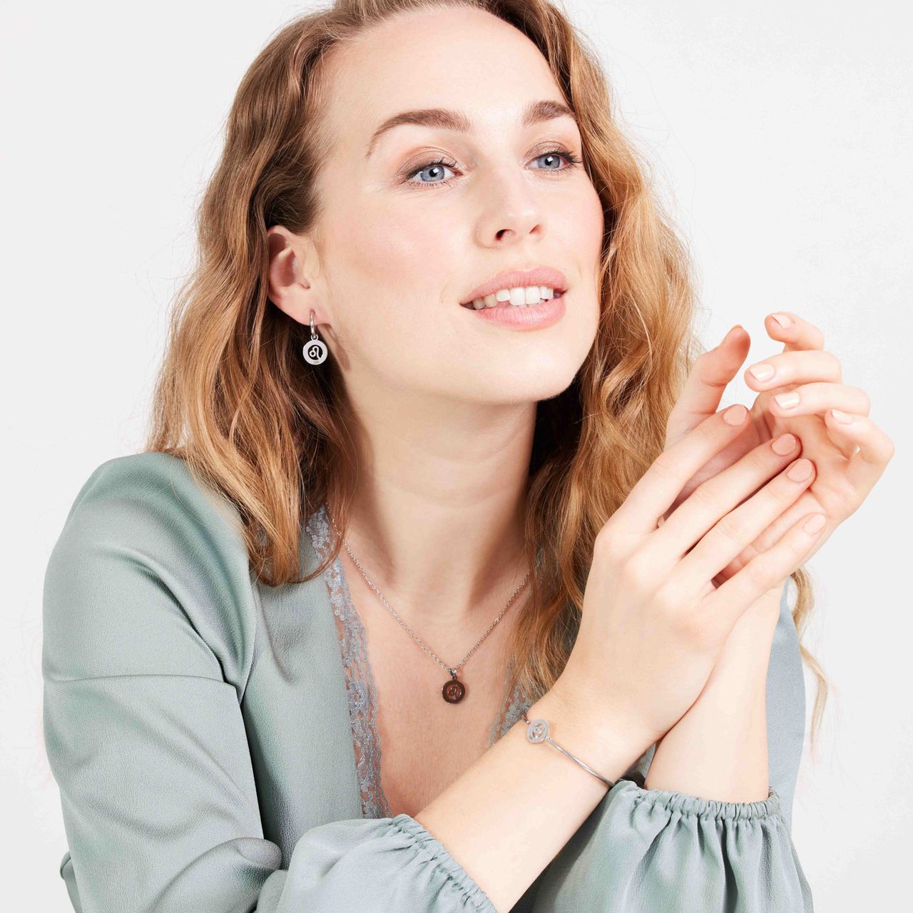 Stainless steel oorbellen met sterrenbeeld leeuw