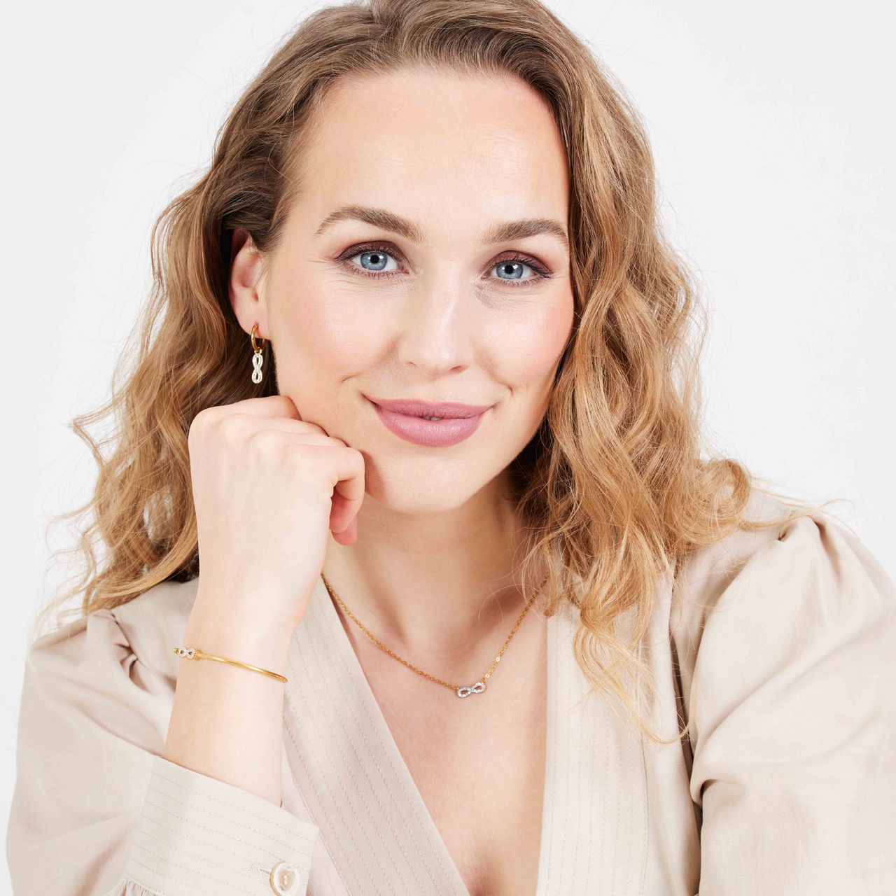 LivLiv stalen goldplated ketting met infinity hanger voor dames