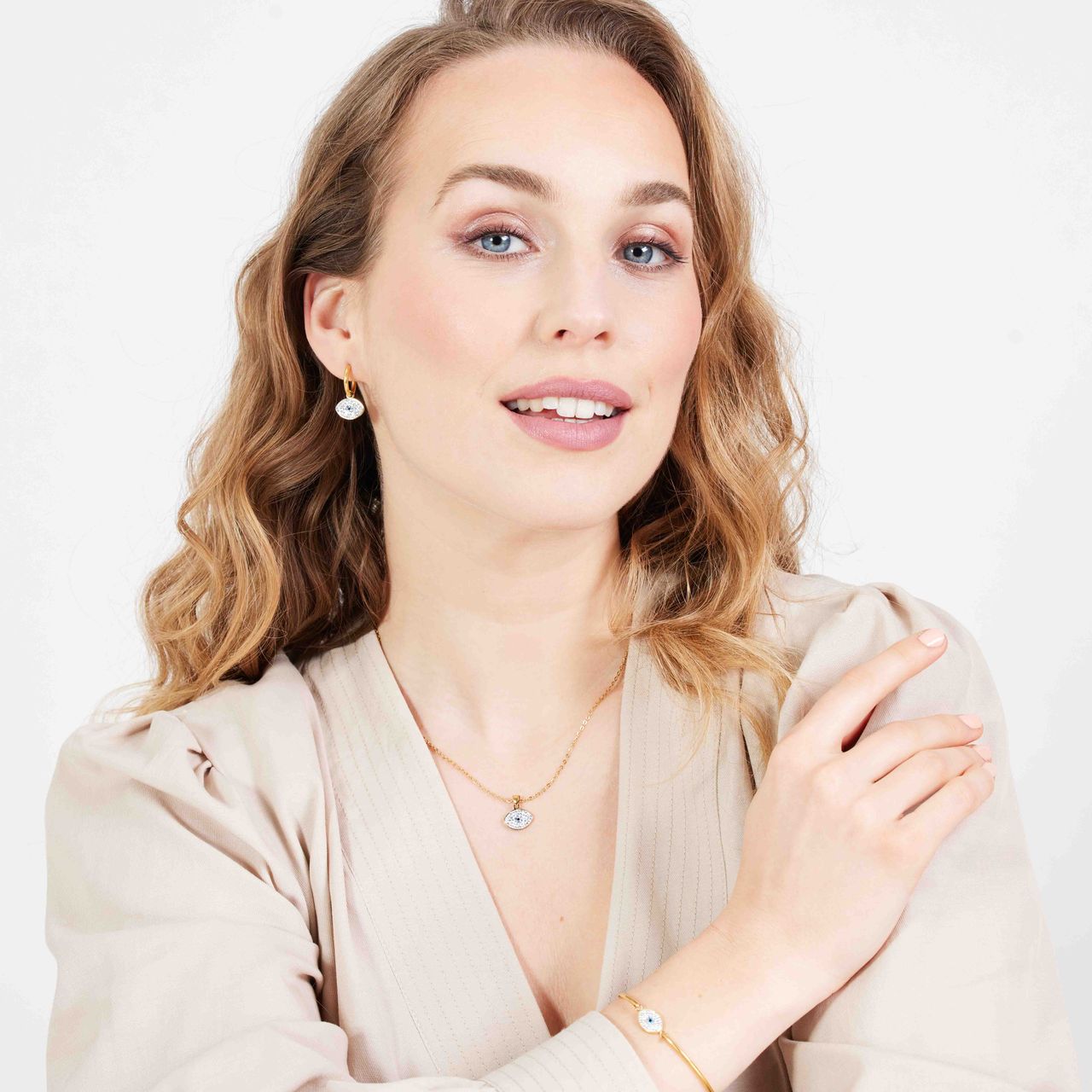 LivLiv stainless steel goldplated oorringen met kristallen oog voor dames