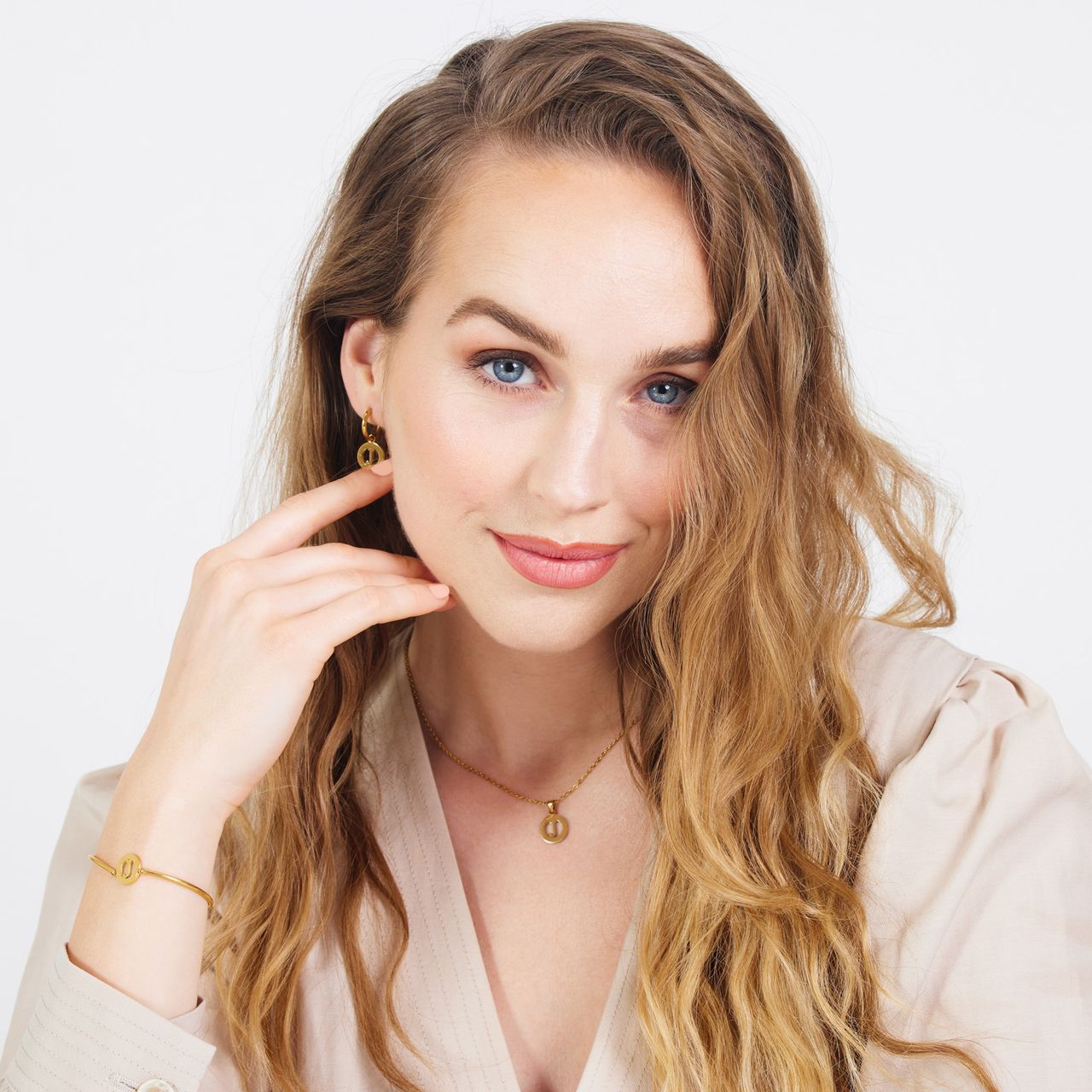 Stalen goldplated ketting met letterhanger J voor dames