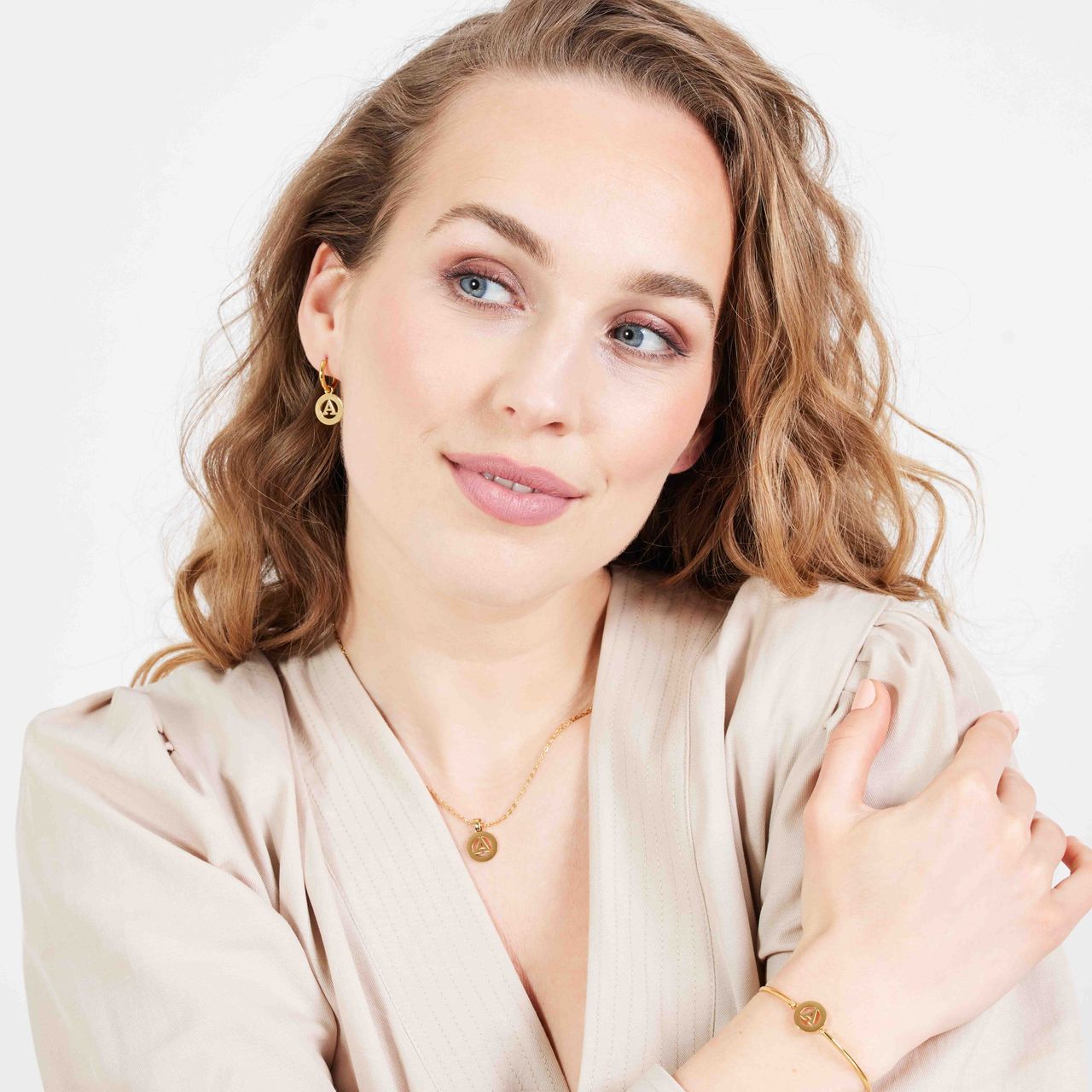 Stainless steel goldplated ketting met letterhanger A voor dames