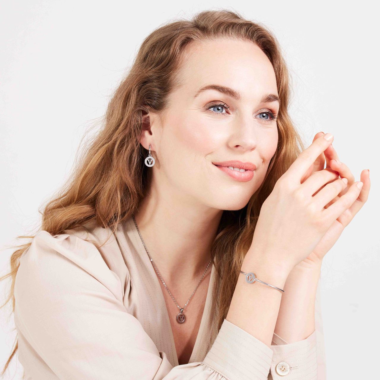 Stainless steel ketting met letter - V