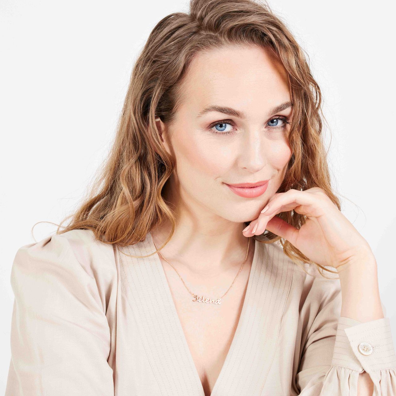 Zilveren roséplated naamketting voor dames