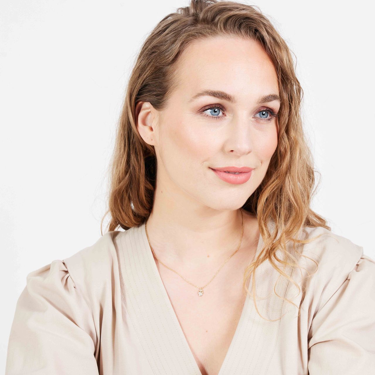 Zilveren ketting goldplated hand van Fatima met zirkonia