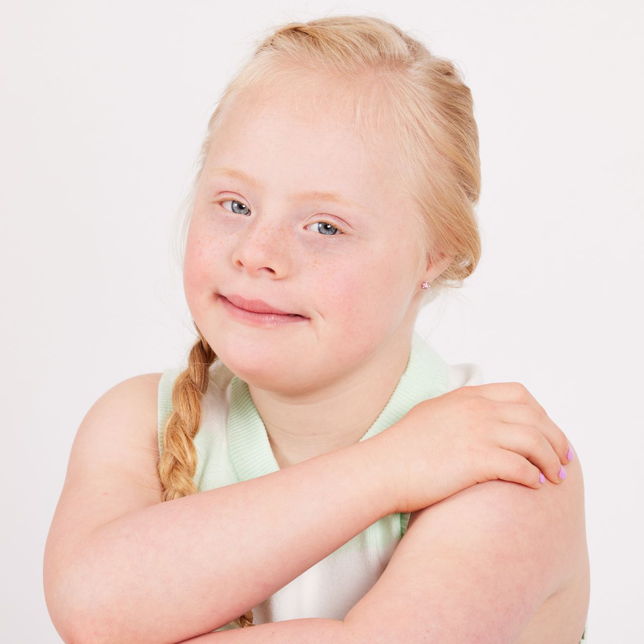 Tiny Tips stainless steel oorbellen bol roze kristal