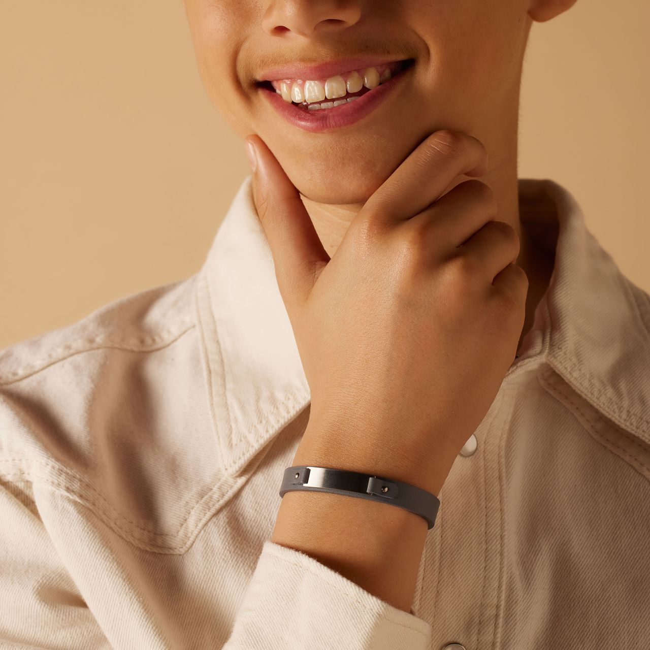 Gerecycled stainless steel jongens armband leer grijs