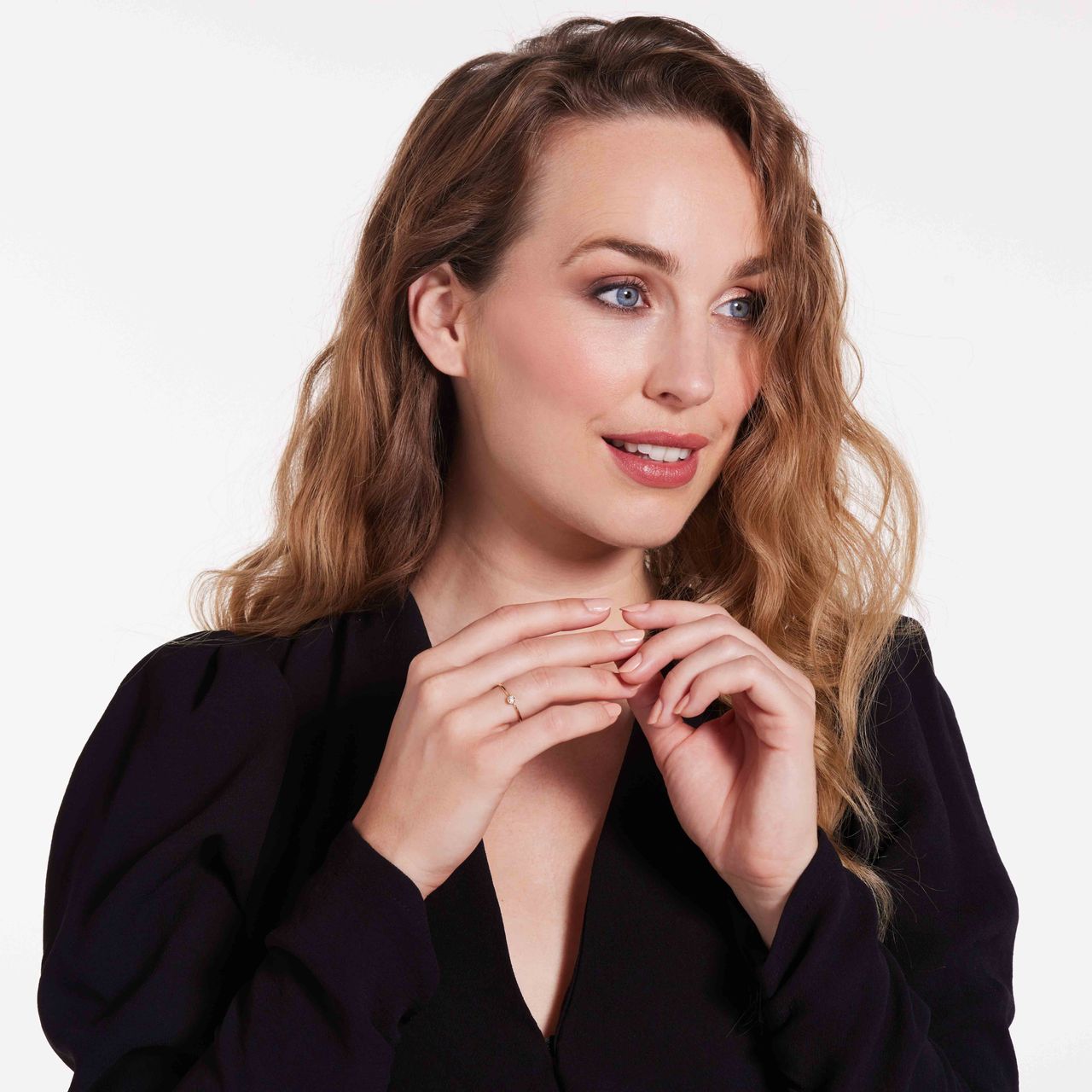 14k gouden ring solitair in rand diamant (0,025ct)