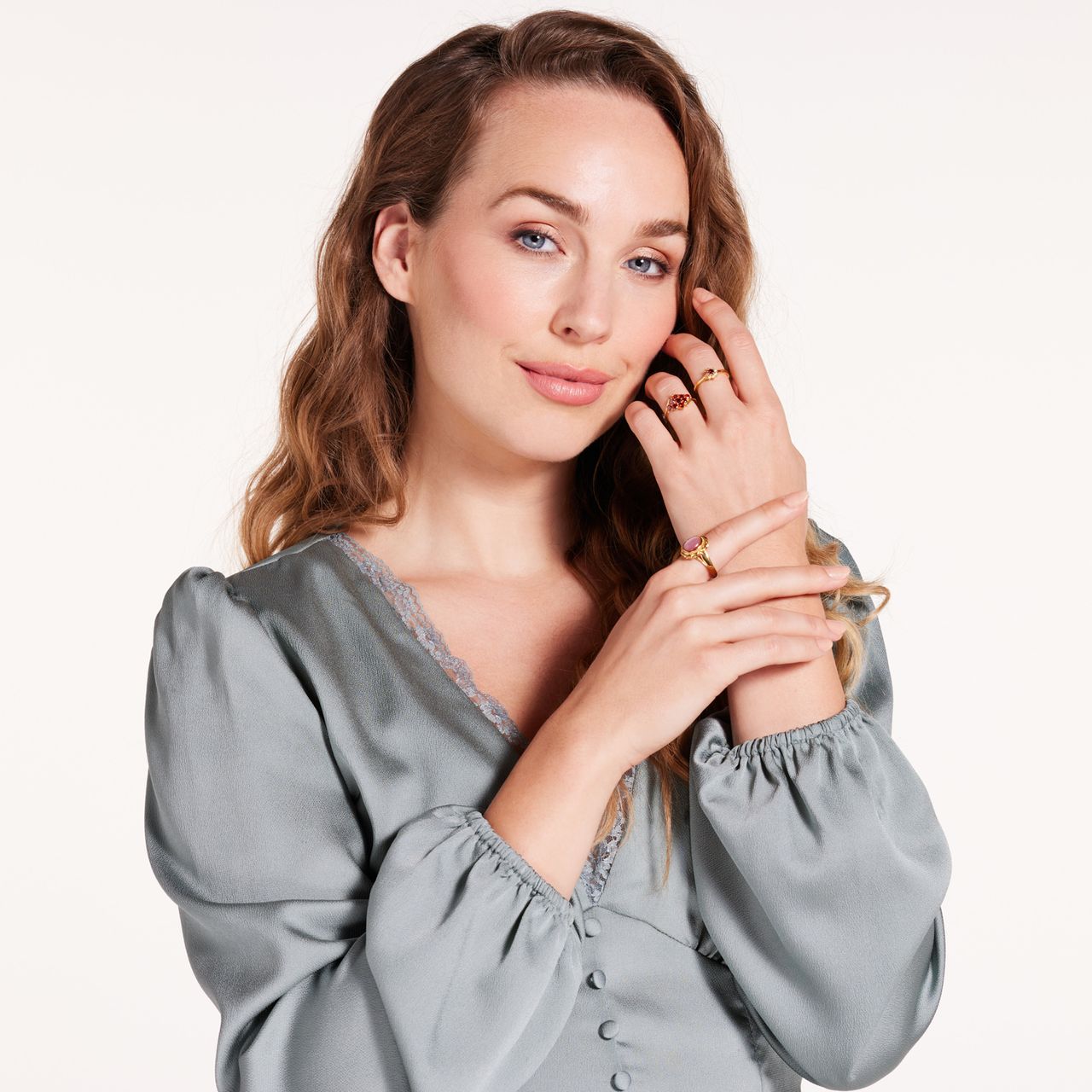 Stainless steel goldplated vintage ring met bloem rood