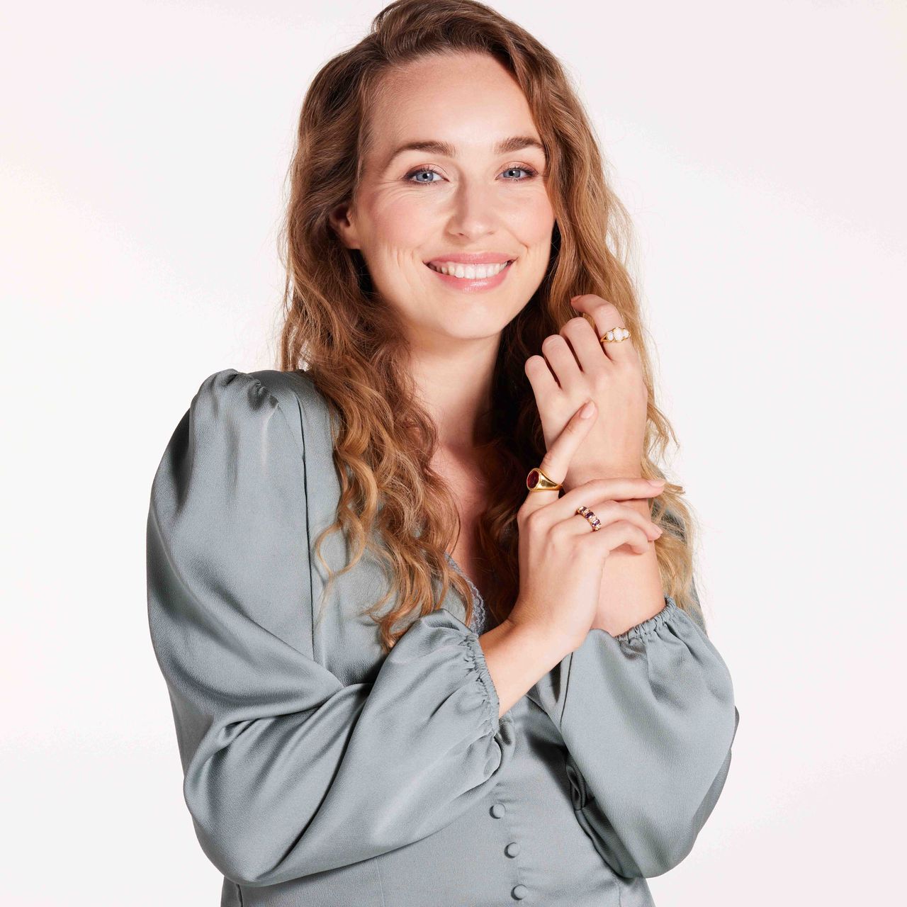 Vergoldeter Vintage-Edelstahlring mit rundem, rosa Zirkonia