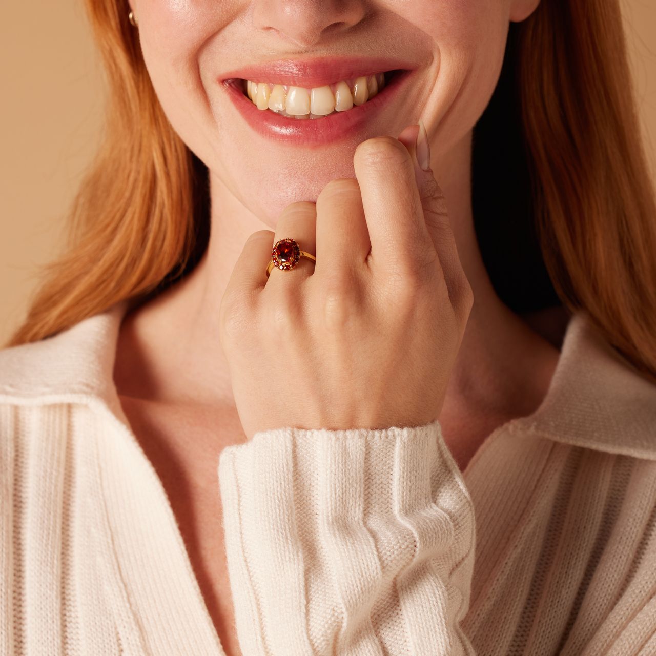 Stainless steel goldplated vintage ring met bloem rode zirkonia