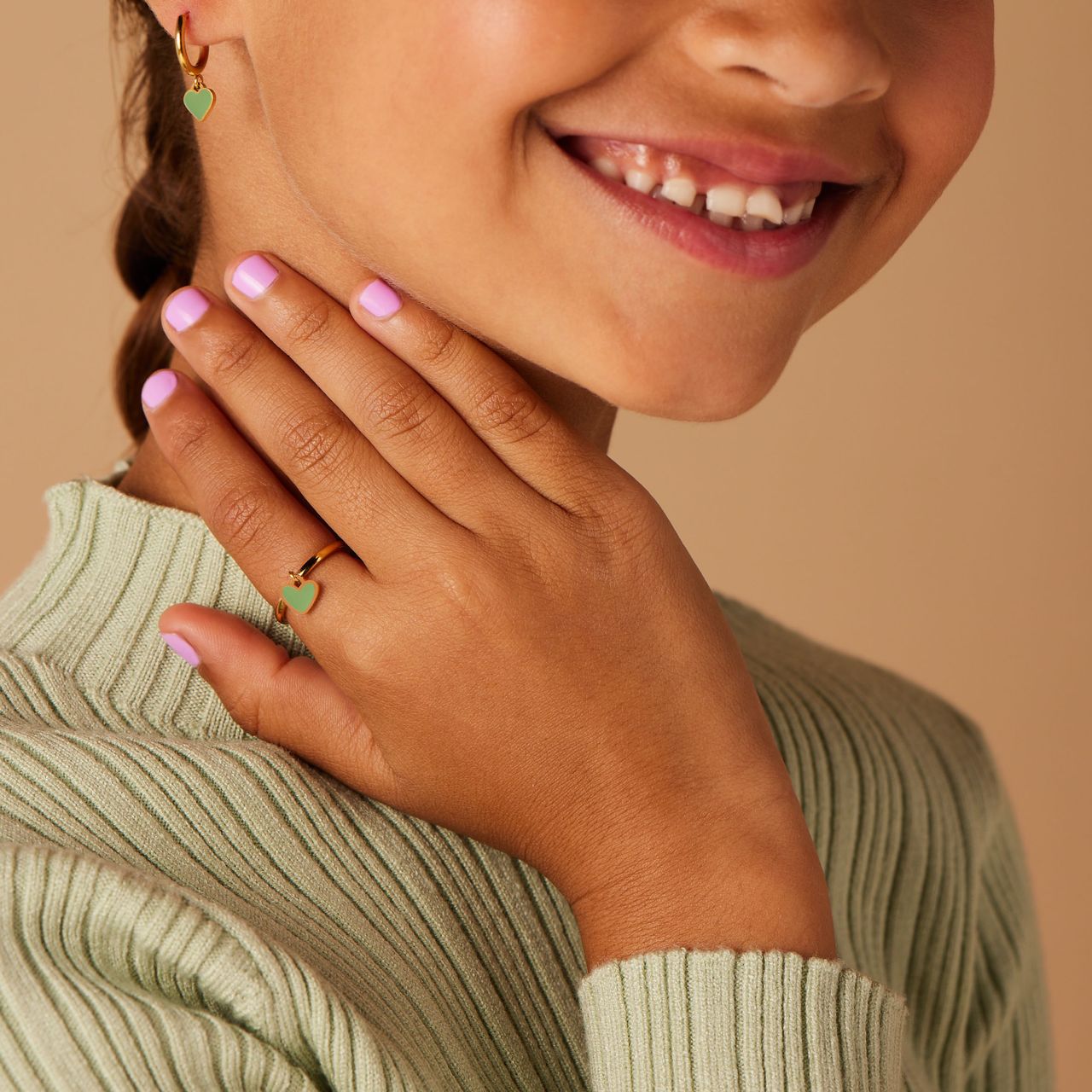 Stainless steel goldplated oorringen met hart emaille mint