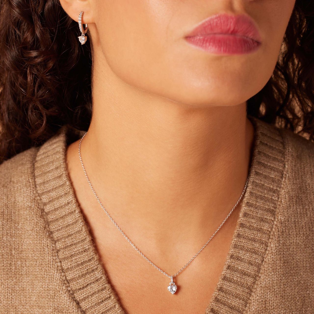 Zilveren sieradenset ketting en oorringen hart zirkonia