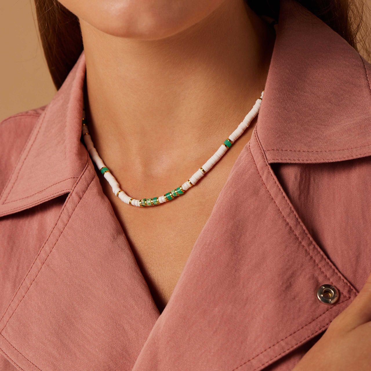 Stainless steel goudkleurige ketting wit en groen