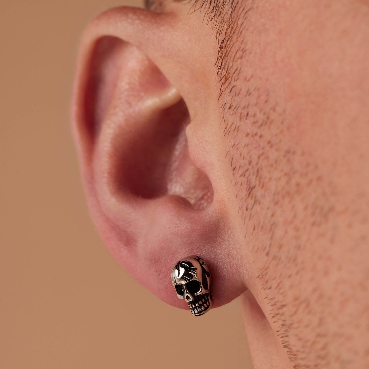 Ohrringe aus Edelstahl mit Totenkopf