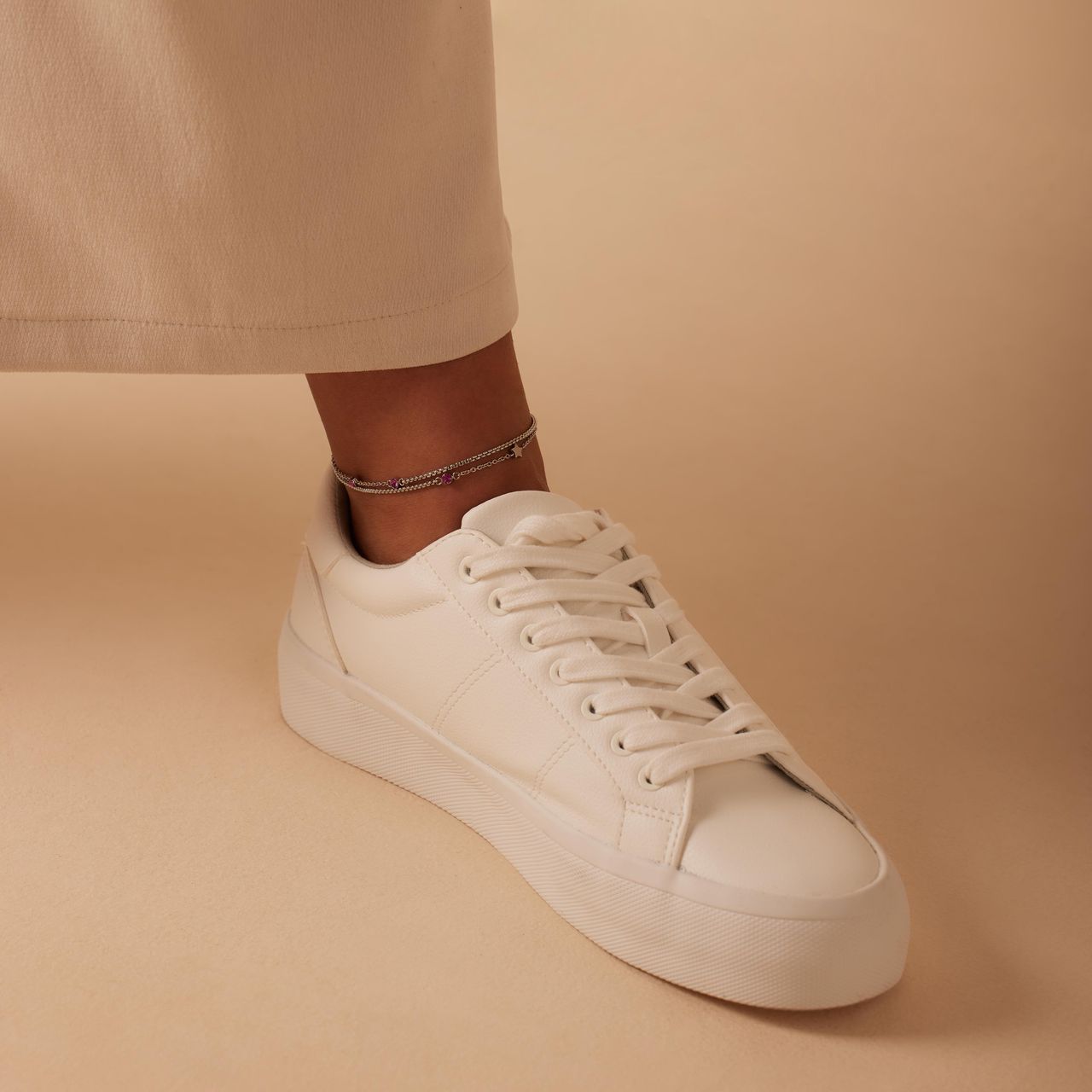 Dubbele stalen enkelbandje met steentje