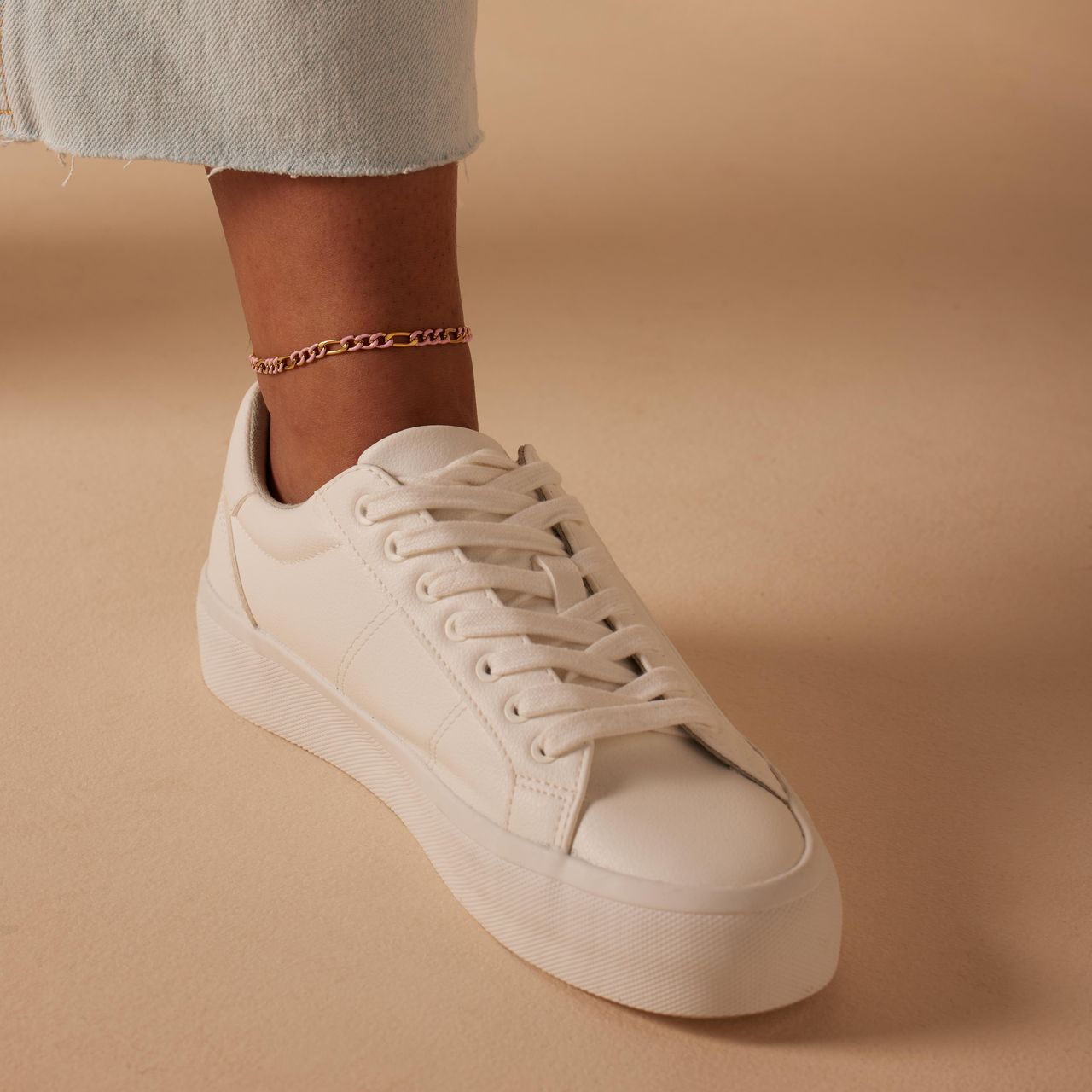 Stalen goldplated enkelband figaro lichtroze