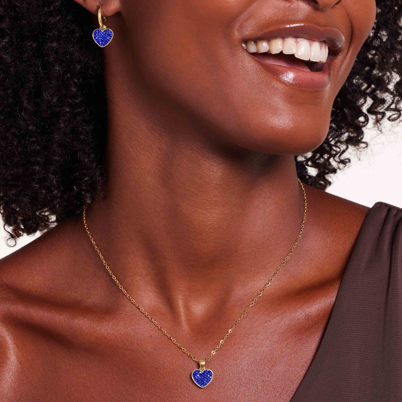 Stalen goldplated oorringen met hanger hart met blauw kristal voor dames
