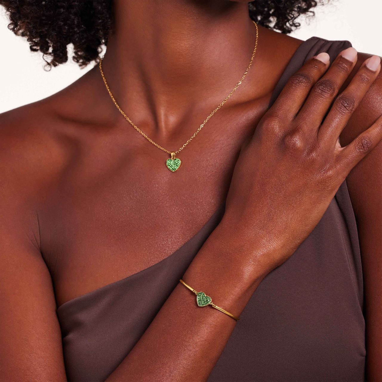 Armband aus Edelstahl, vergoldet, Herz mit Kristall, Peridotgrün