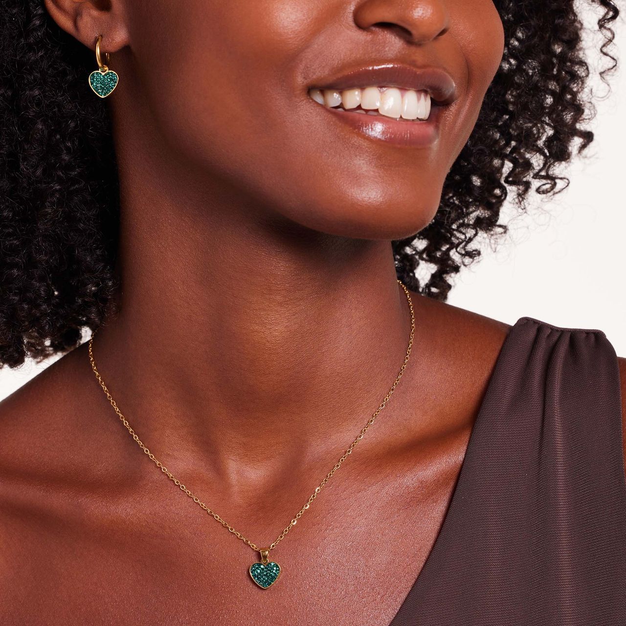 Stalen goldplated ketting met hanger hart met groen kristal voor dames