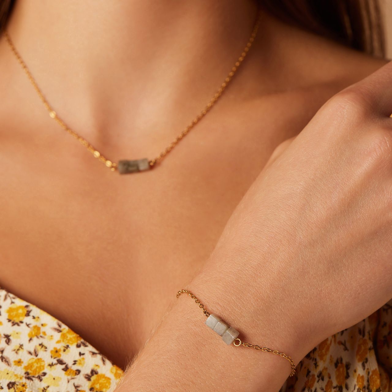 Armband aus Edelstahl, vergoldet, mit Glitzerstein