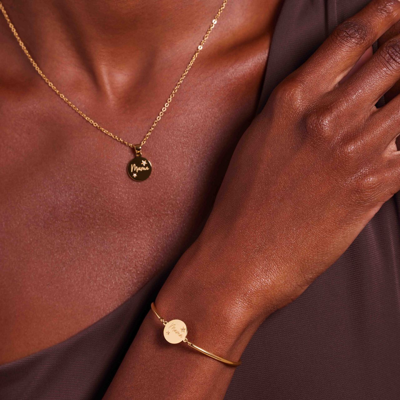 Stainless steel goldplated armband mama