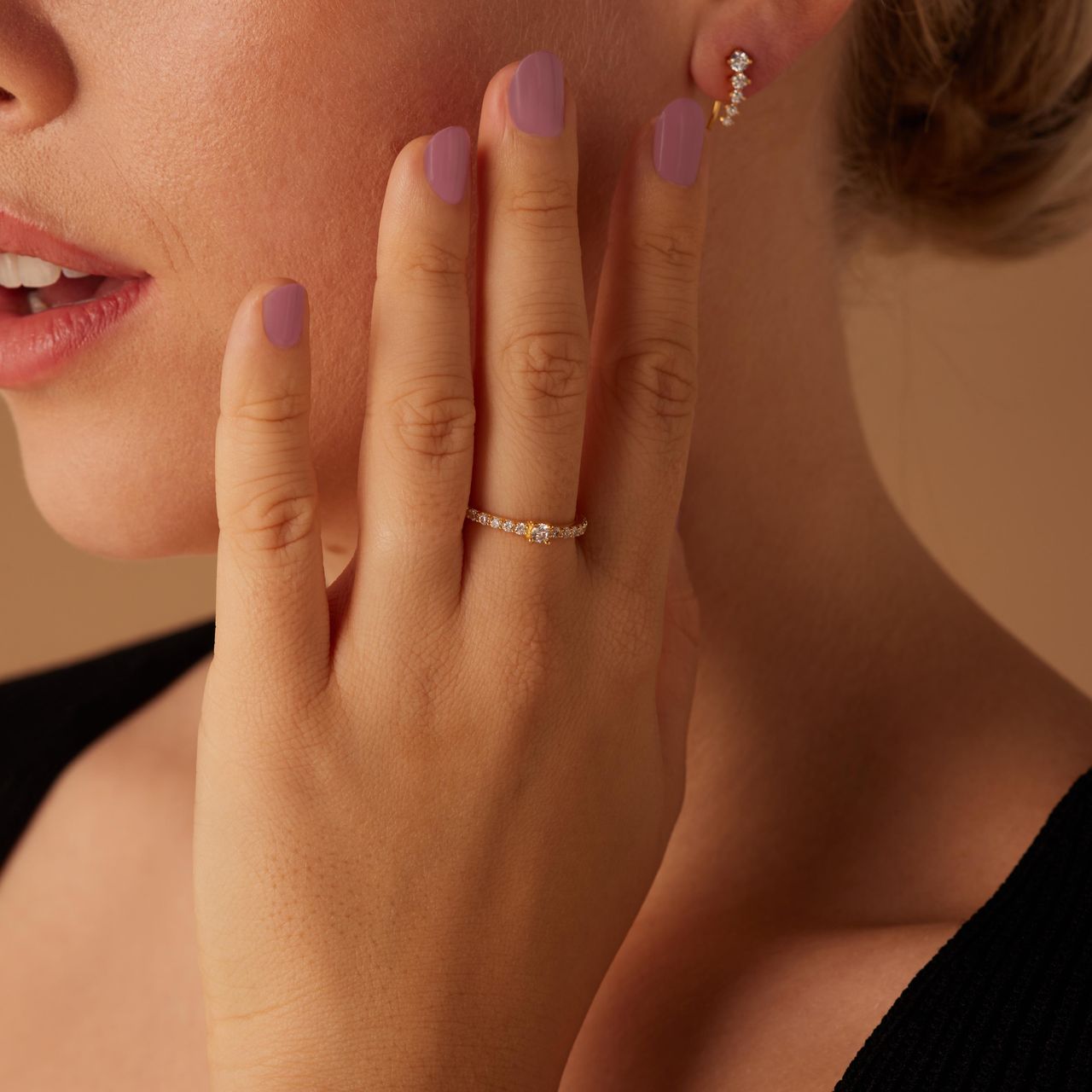 Zilveren goldplated ring met zirkonia stenen