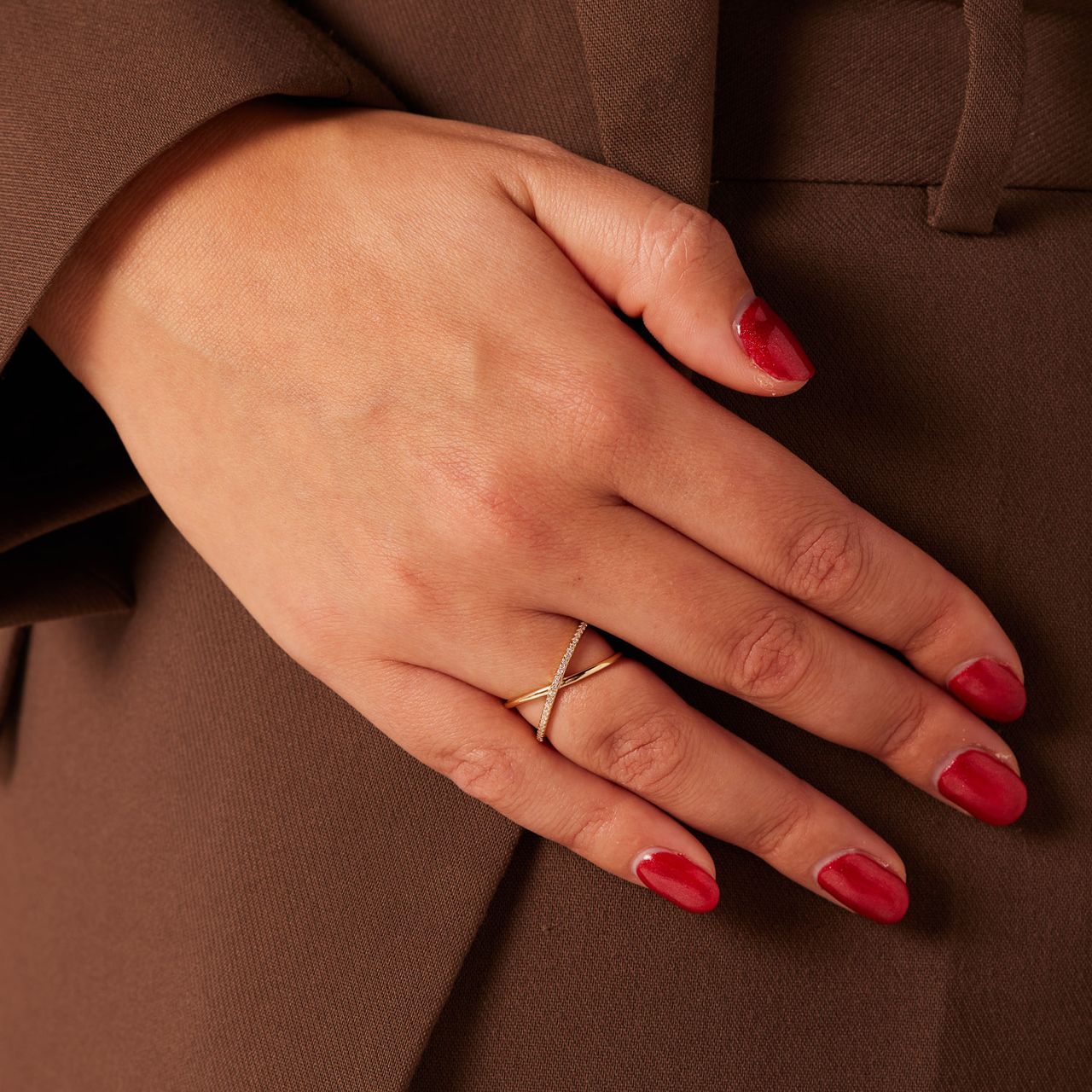 Vergoldete Silberner Ring gekreuztes Design mit Zirkonia
