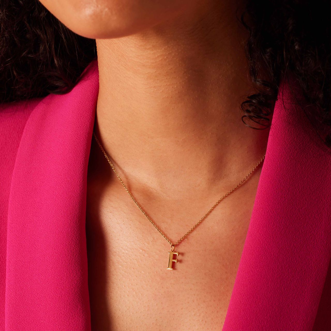 Stalen goldplated ketting met letterhanger F voor dames