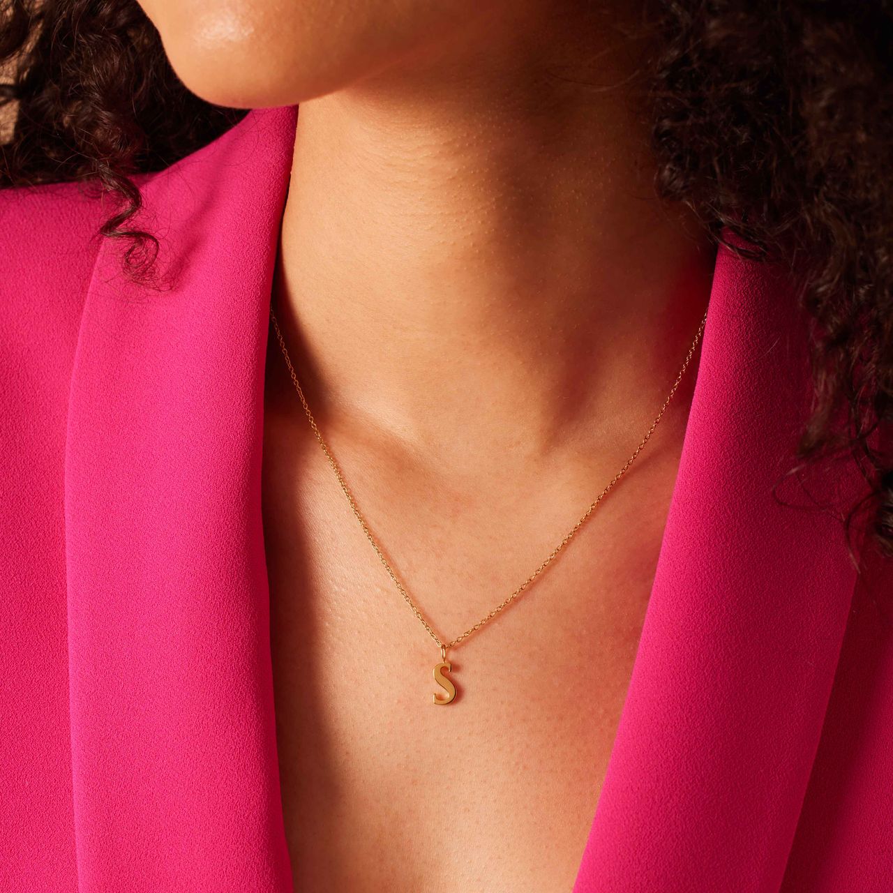 Stalen goldplated ketting met letterhanger S voor dames