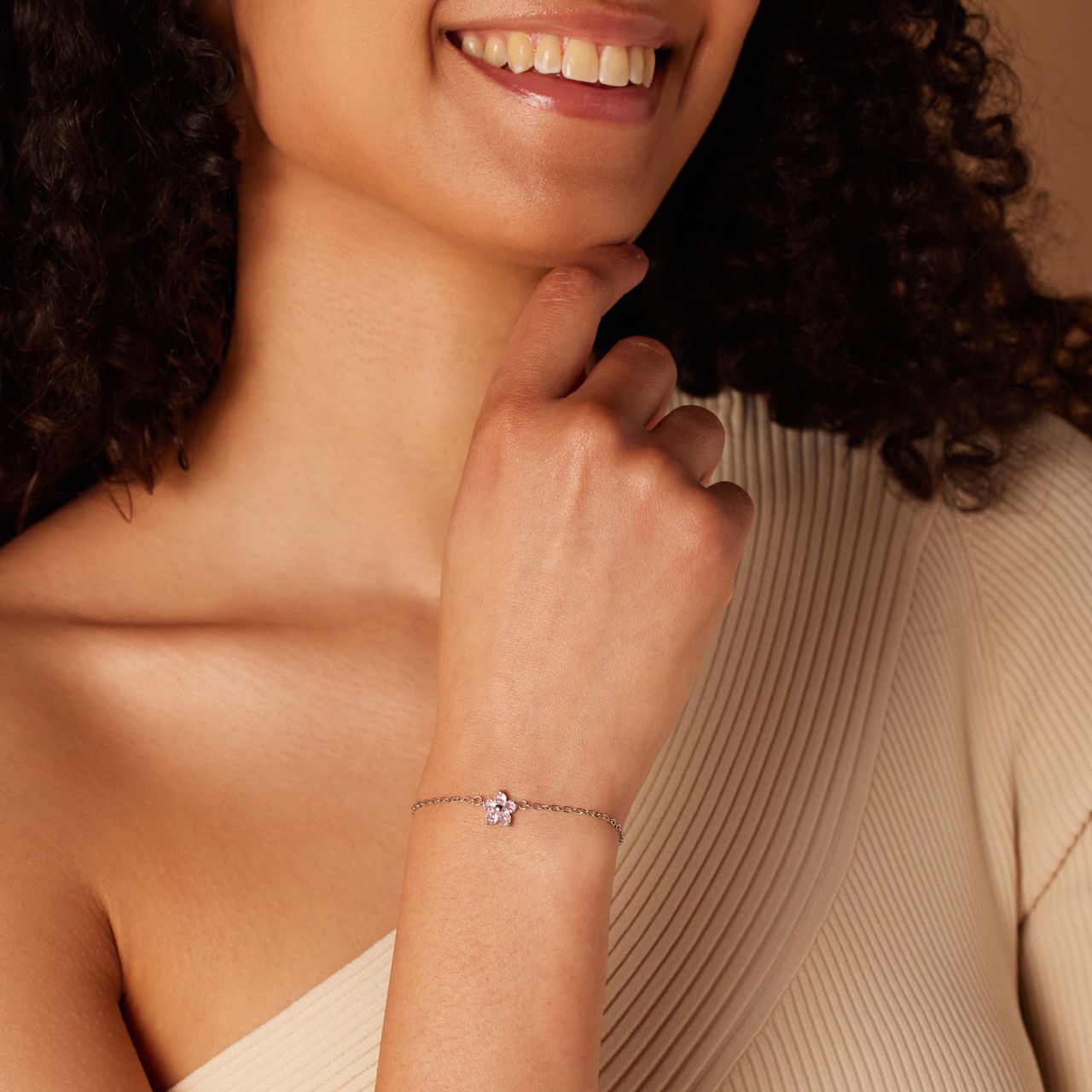 Armband aus Edelstahl, Blume mit Zirkonia, Hellrosa