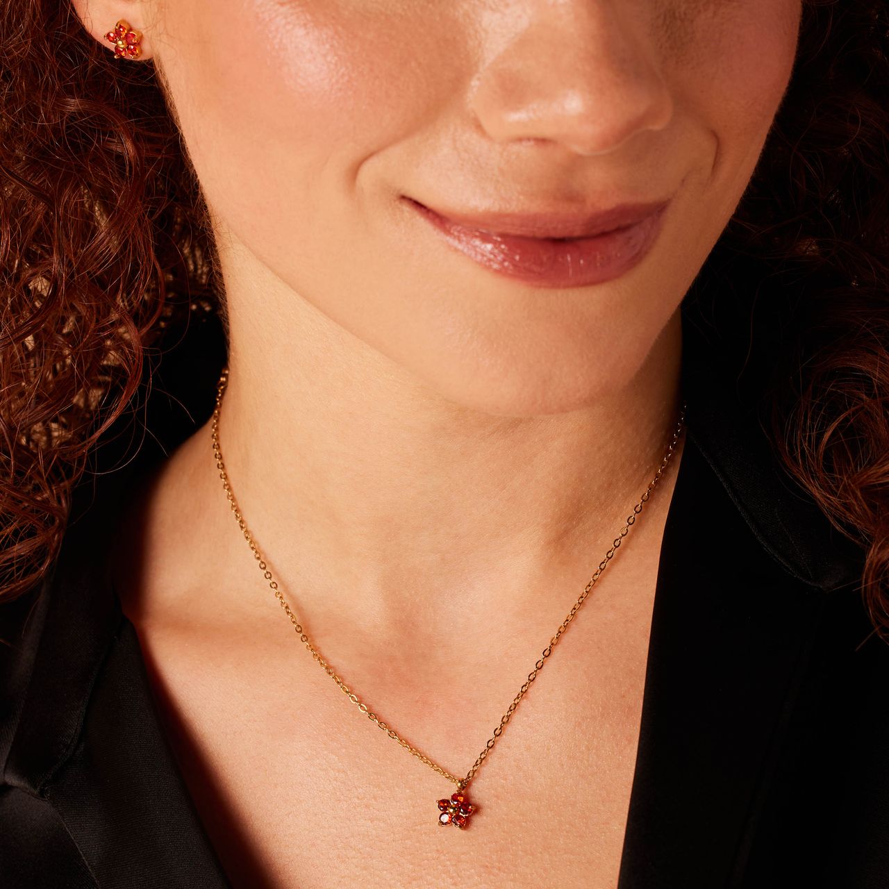 Stainless steel goldplated oorknoppen bloem met zirkonia rood voor dames