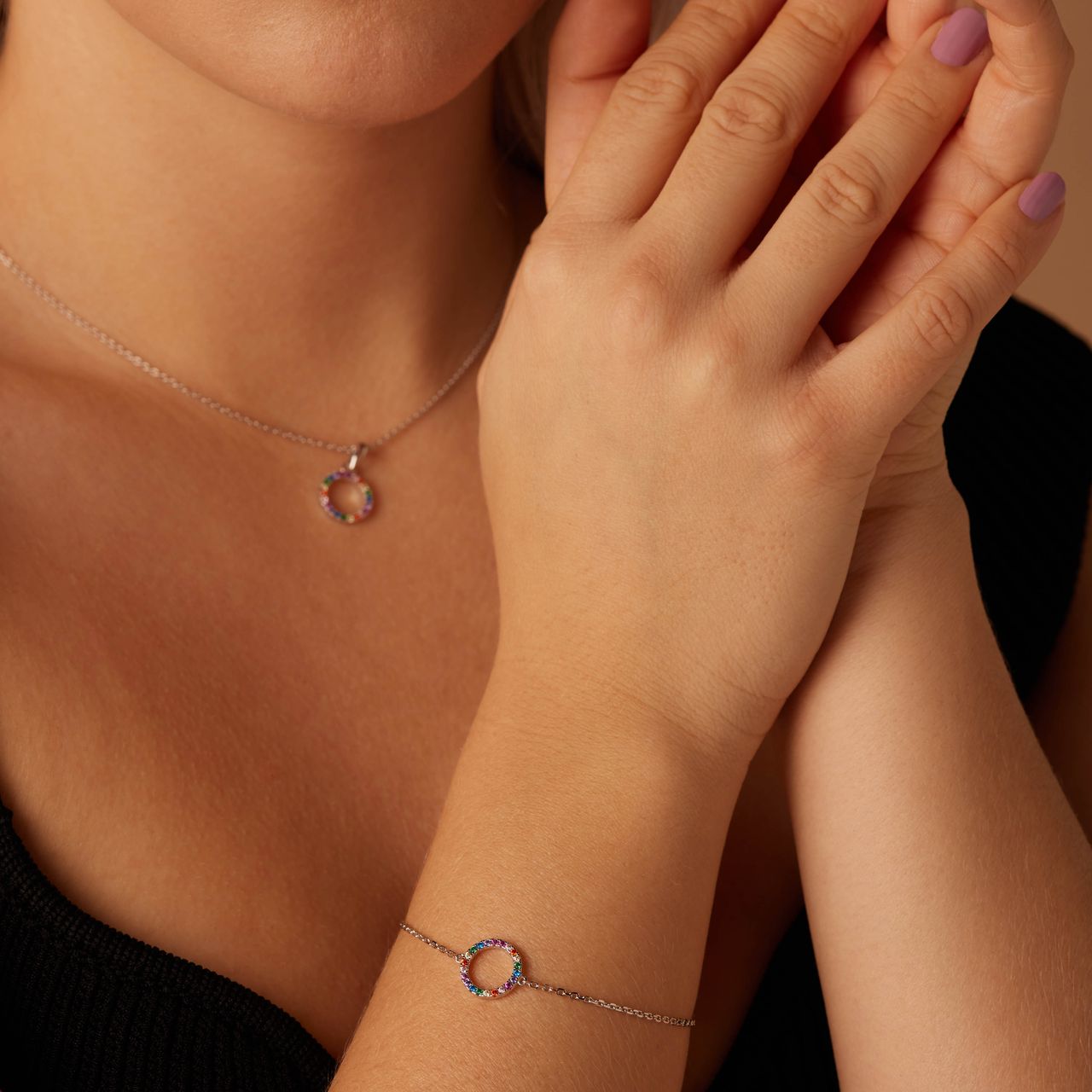 Zilveren ketting met hanger rond zirkonia multi